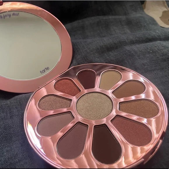 love trust & fairy dust eye palette - Picture 3 of 4